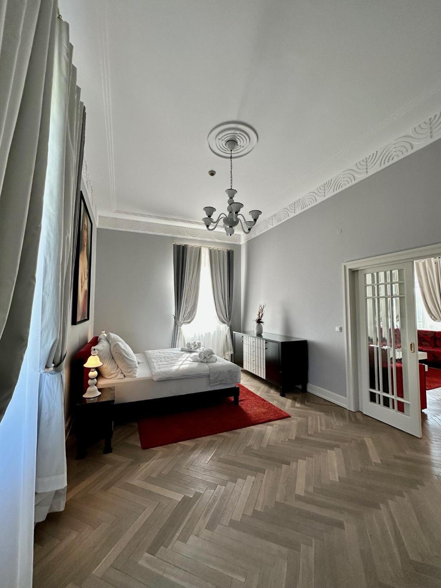 Art Hotel Kastiel Tomasov Exterior photo