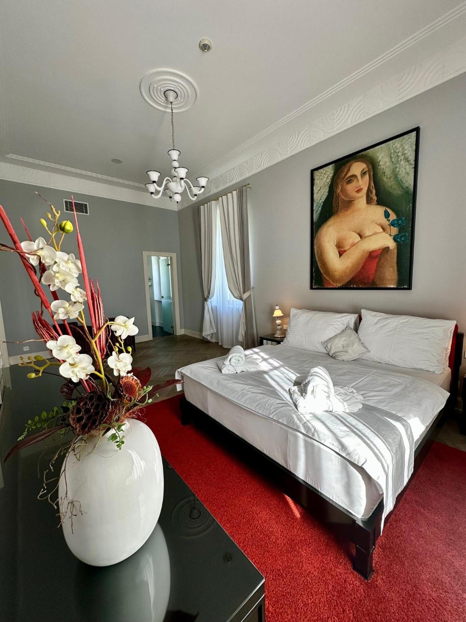 Art Hotel Kastiel Tomasov Exterior photo