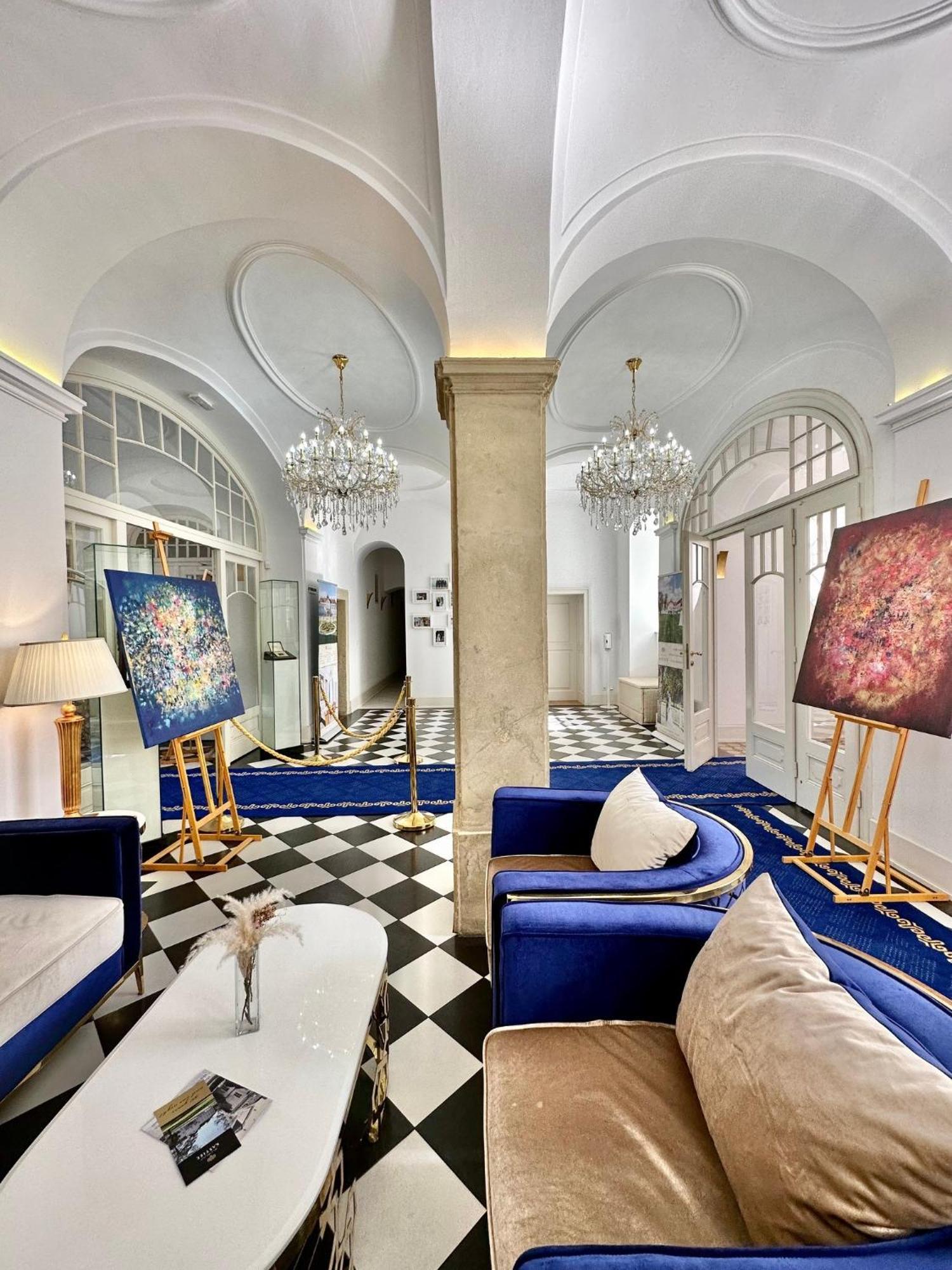 Art Hotel Kastiel Tomasov Exterior photo