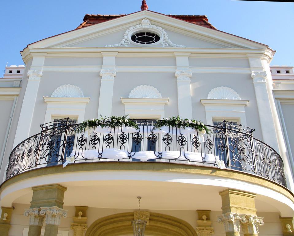 Art Hotel Kastiel Tomasov Exterior photo